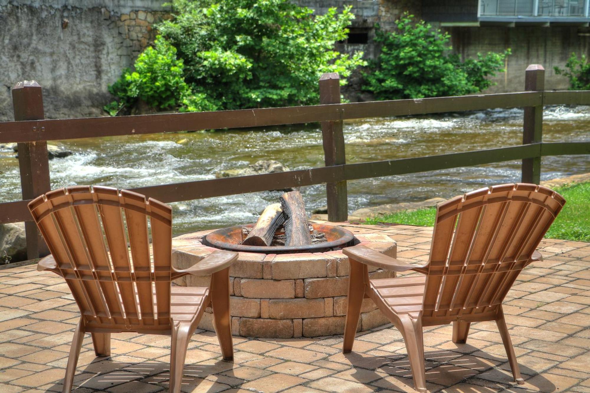 Gatlinburg River Inn Екстер'єр фото